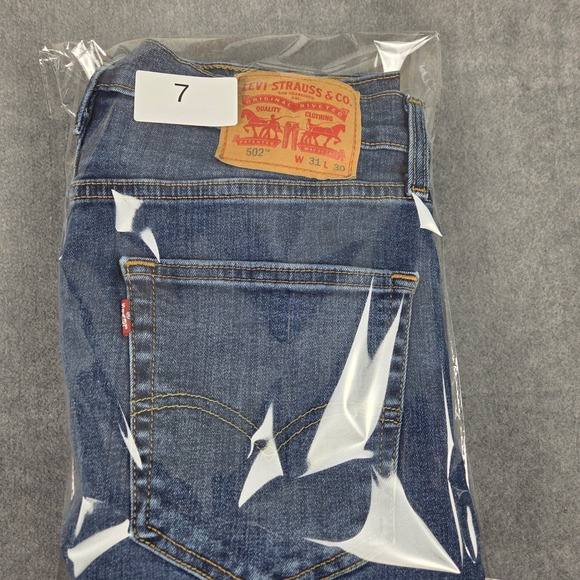 Levis 502 Taper Fit Mens Jeans 31x30 Dark Wash Blue Denim - Picture 13 of 13